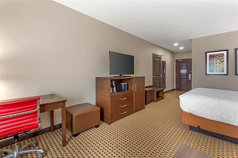 Best Western Plus Hinton Inn & Suites