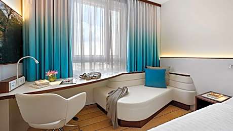 King Room - Non-Smoking