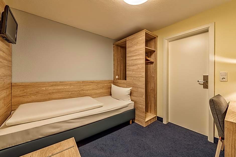 Photo 1 of 3 of Single Room Souterrain