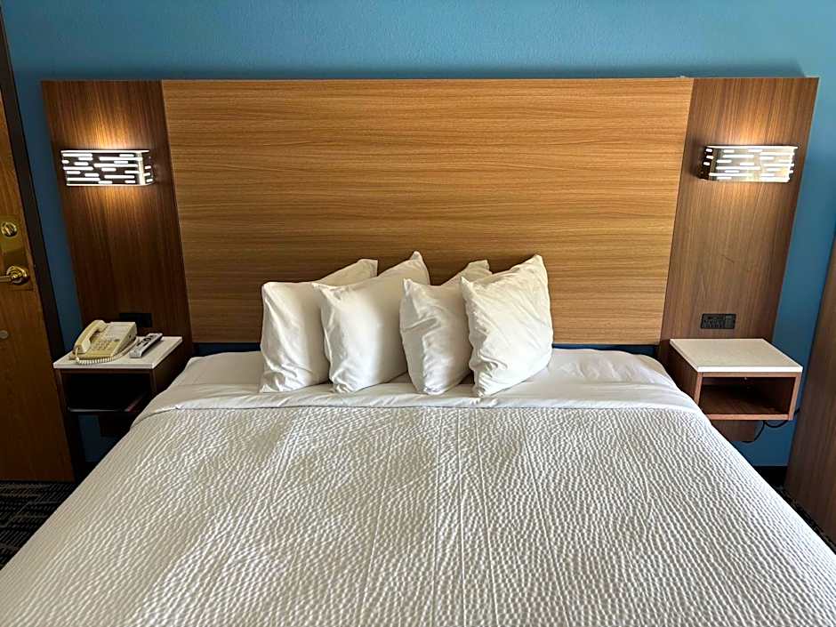 Jacksonville Inn & Suites