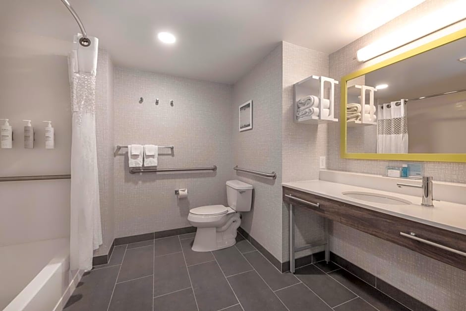 Hampton Inn By Hilton & Suites Burlington