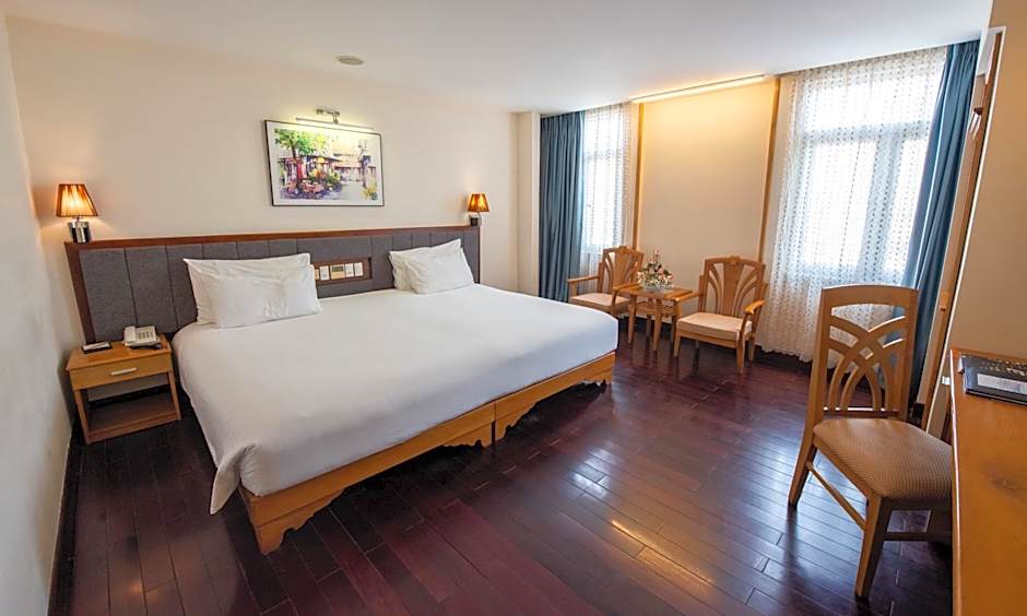 Romance Hotel