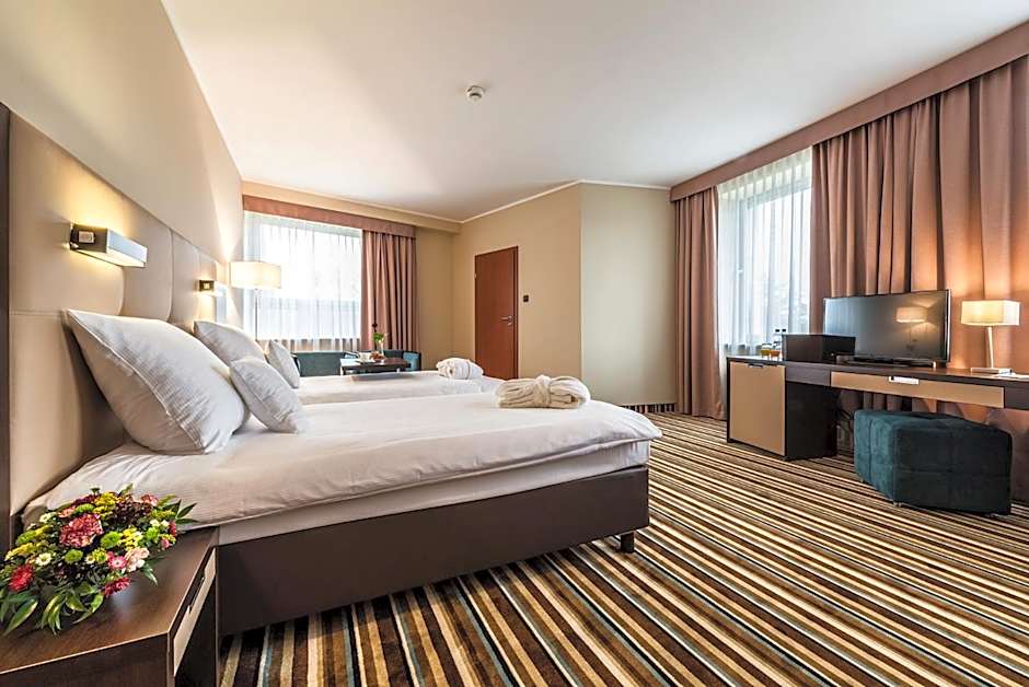 Hotel Victor Pruszkow DeSilva