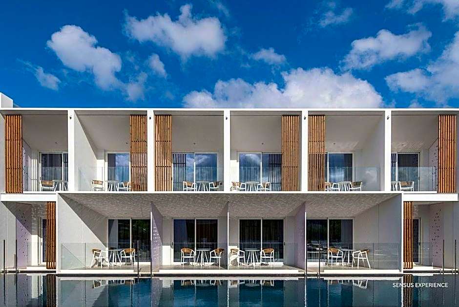 Lavris Hotels