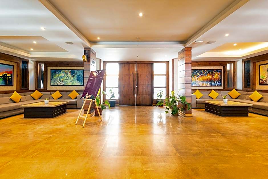 Yashshree Sanderling Mall Road