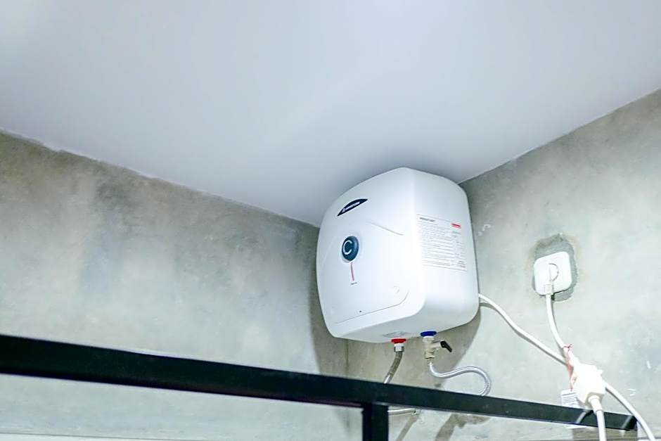 RedDoorz near Trans Studio Mall Cibubur 3