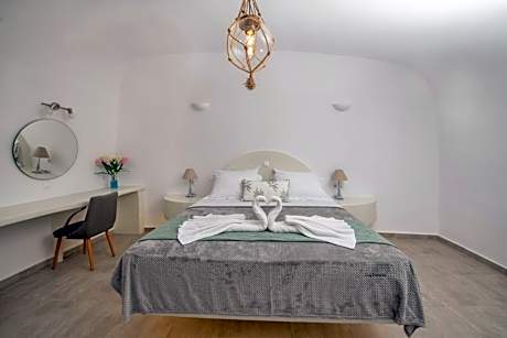 Deluxe Cave Suite with Outdoor Jetted Tub, Sea & Sunset View