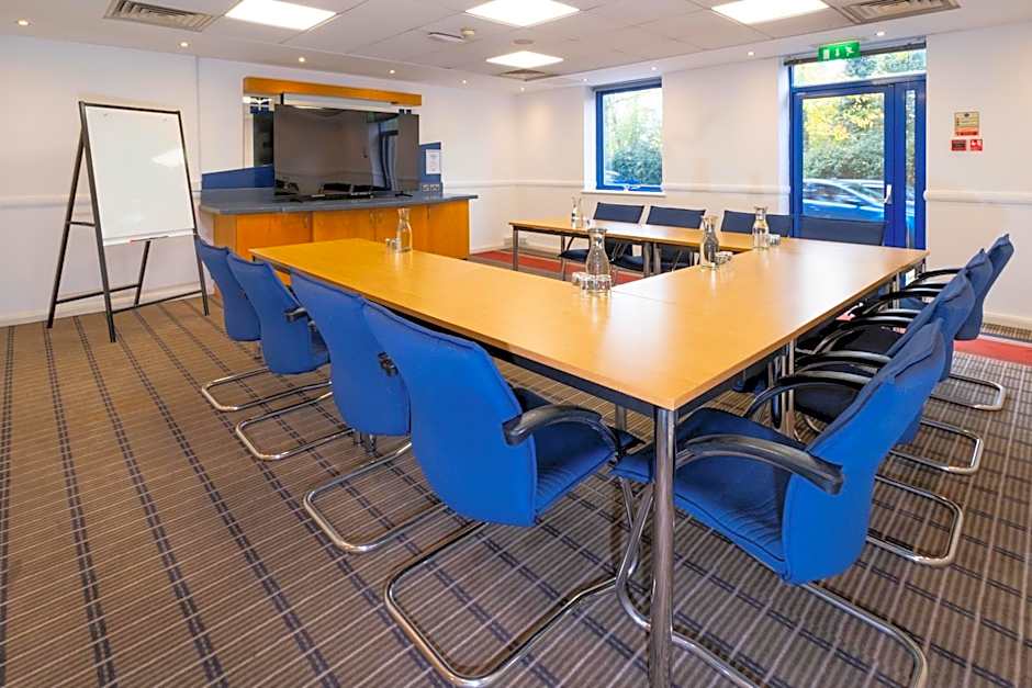 Holiday Inn Express Droitwich Spa By IHG