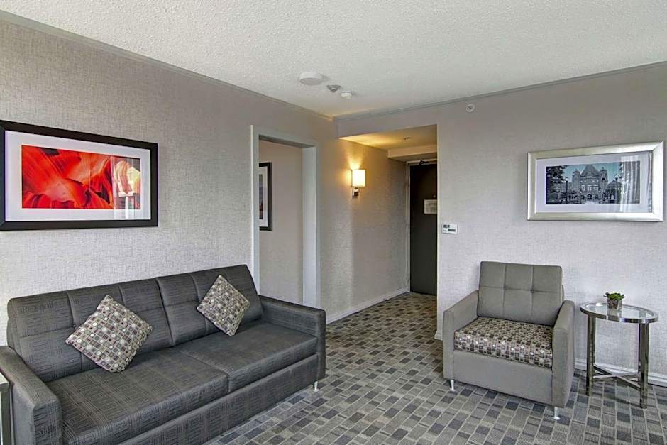 DoubleTree by Hilton Toronto Downtown