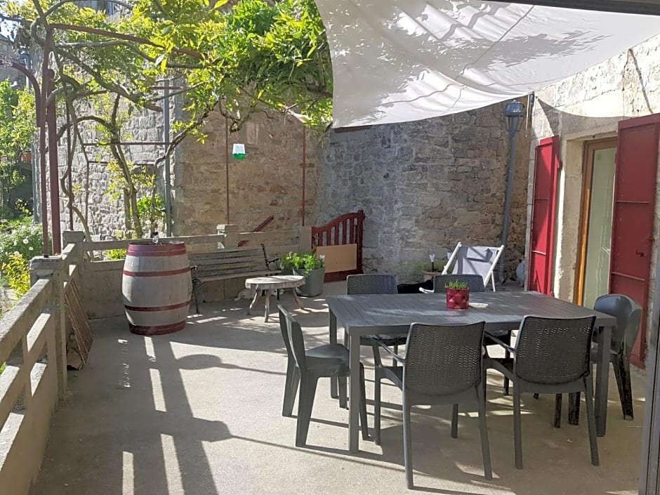 Maison d'Hôtes "La Pierre Pointue"