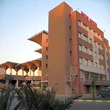 Mom Hotel
