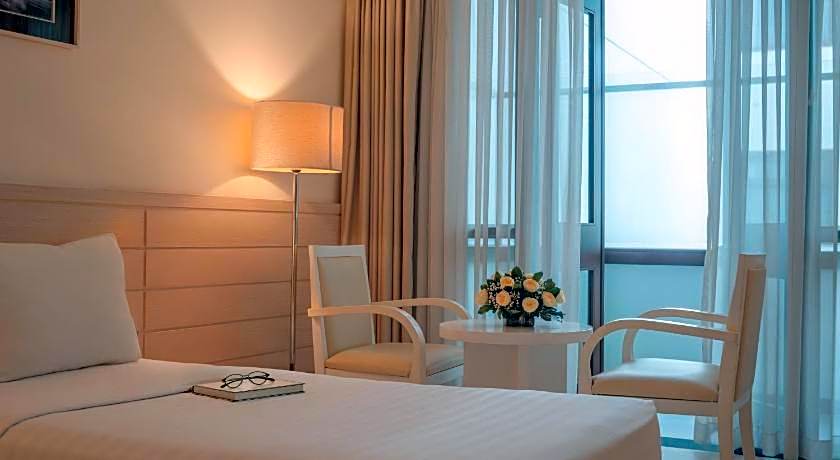 Nhi Phi Hotel Nha Trang