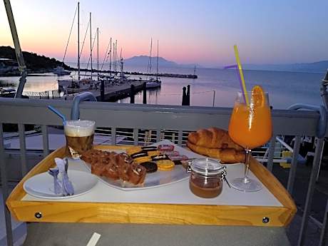 Deluxe Twin Room with Sea View