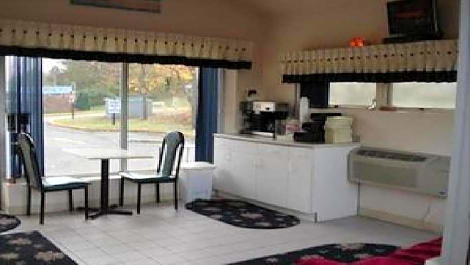 Tides Inn at Stehli Beach