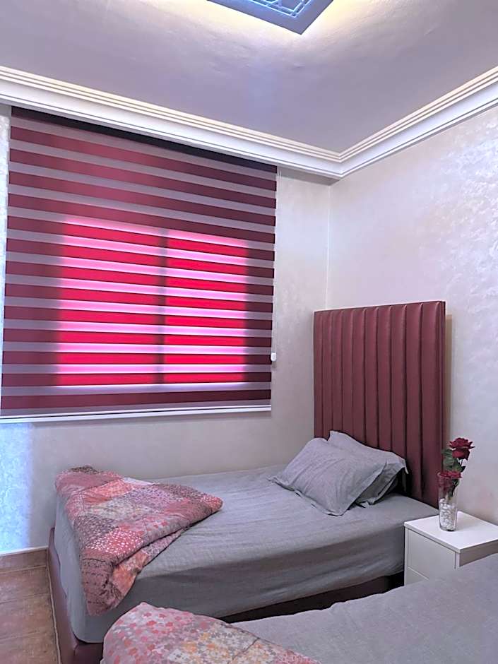 2BR Sunset Pool Beach 6 min Parking & WiFi