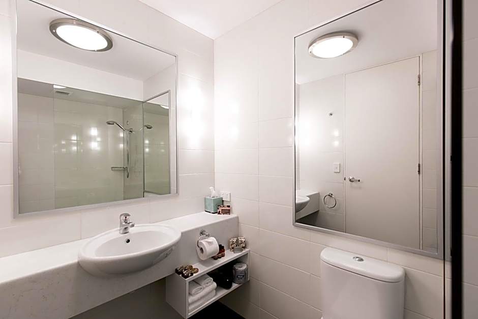 St Ives Motel Apartments