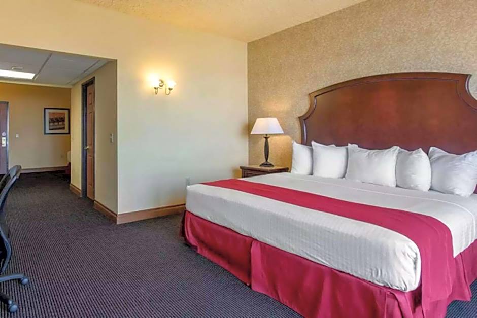 Shoreline Inn & Conference Center, Ascend Hotel Collection