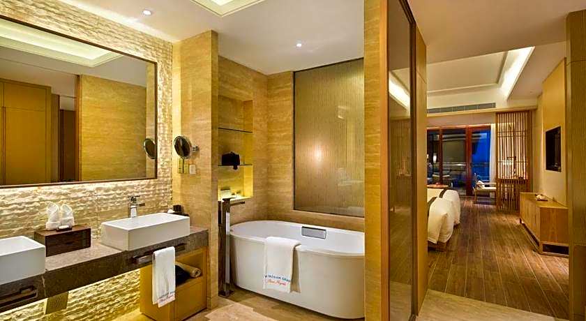 Wyndham Grand Plaza Royale Wenchang