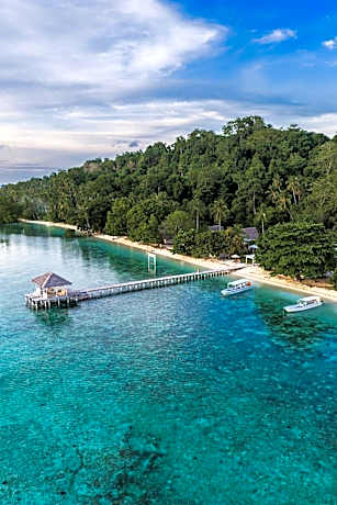 Reconnect - Private Island Resort & Dive Center Togean - Buka Buka Island