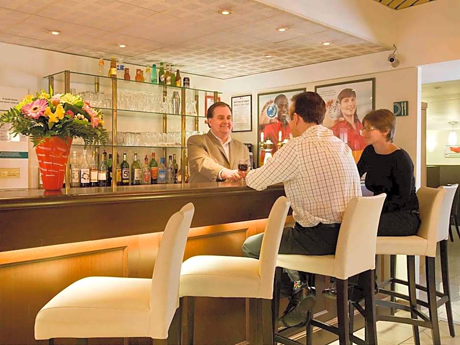 Hotel Mermoz Paris Le Bourget