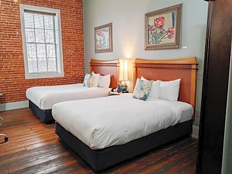 Deluxe Two Queen Beds