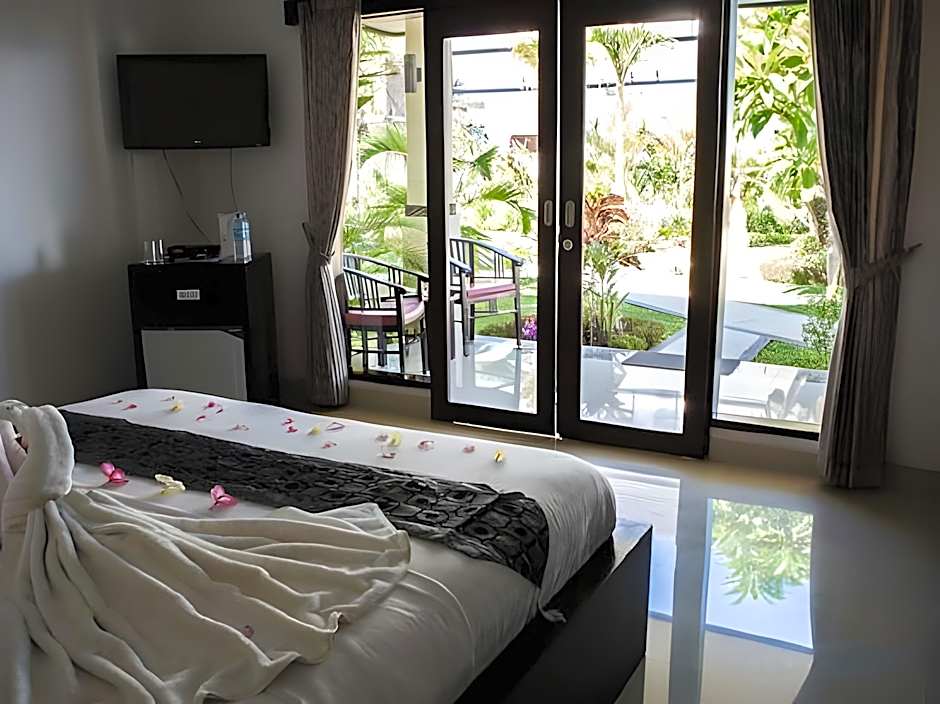 Kelapa Lovina Beach Villa