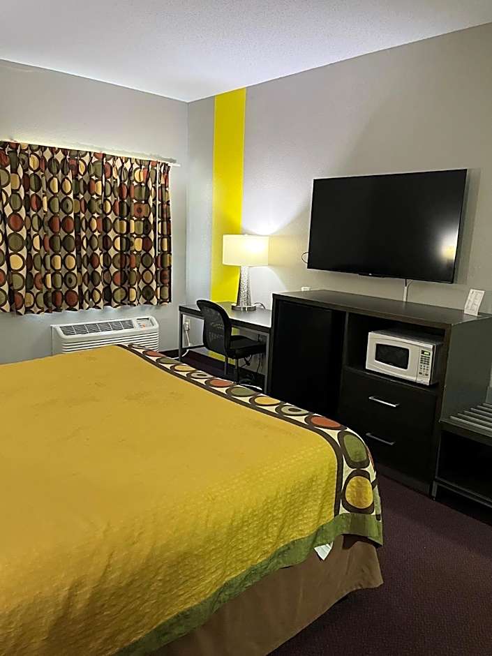 Super 8 by Wyndham Beresford