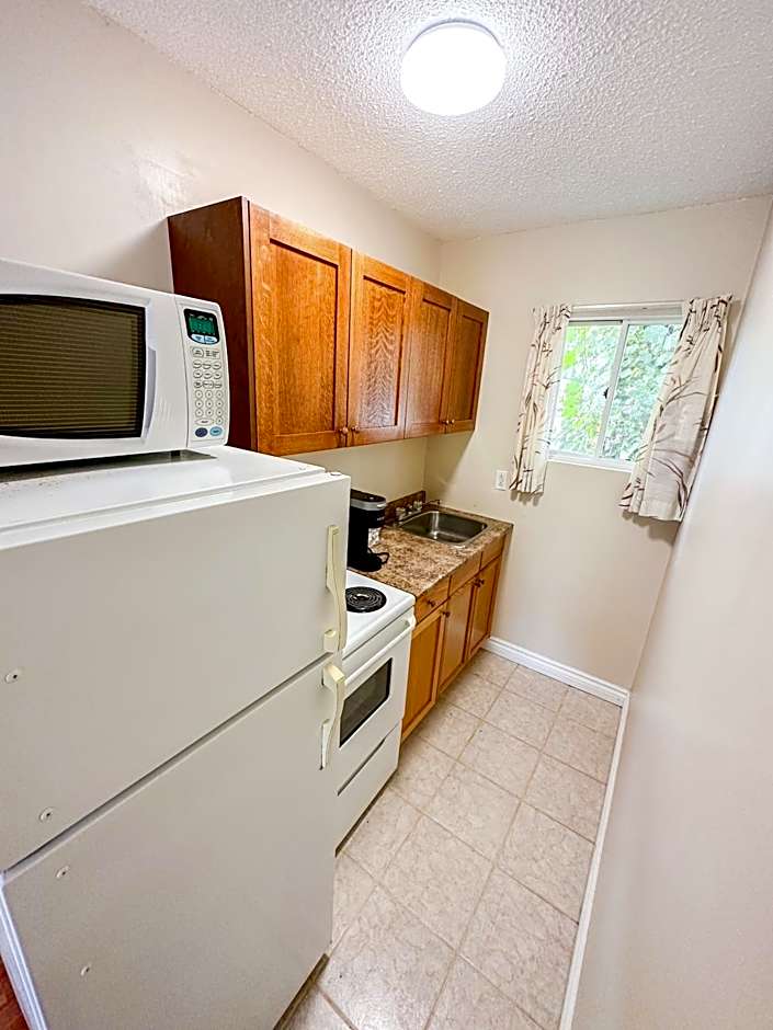 Oasis by the Bay Vacation Suites