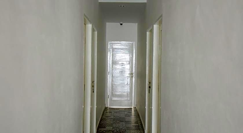 RedDoorz Plus near UNIMED Medan