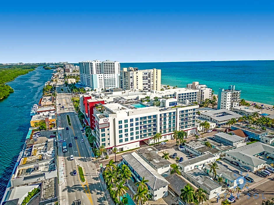New Studio - Hollywood Beach Bliss for 2