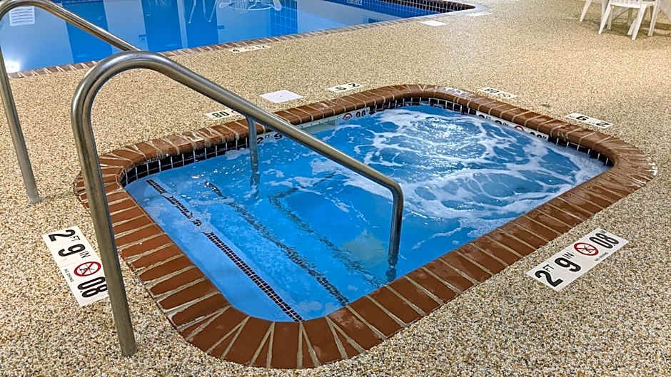 Estherville Hotel & Suites