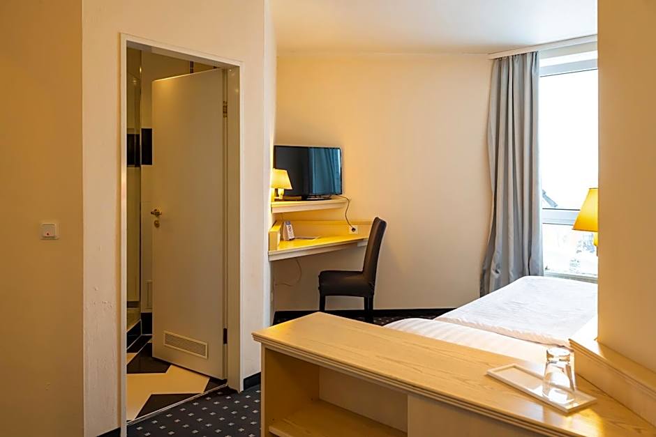 Photo 1 of 8 of Triple Room