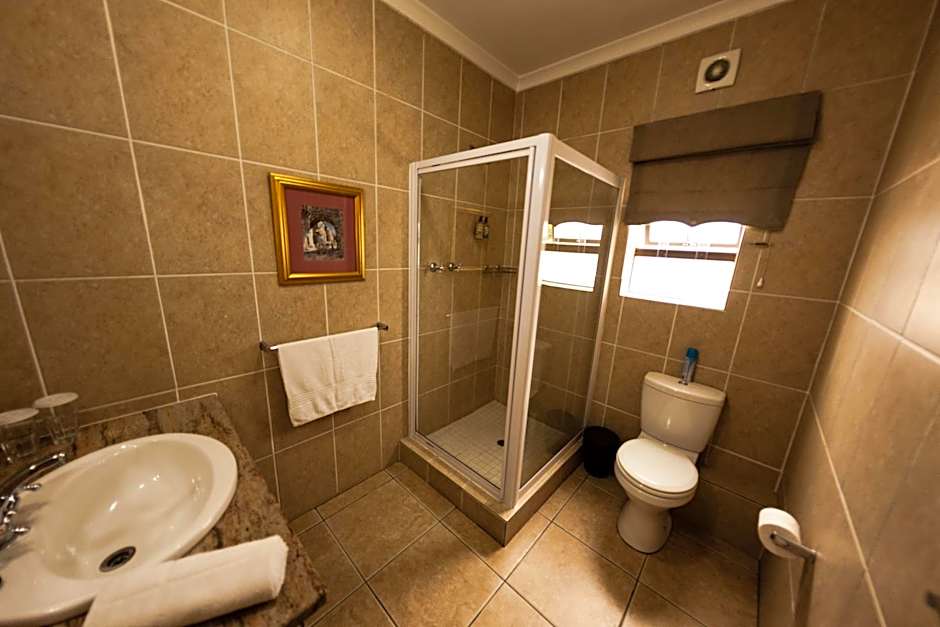 Bar-t-nique Guest House