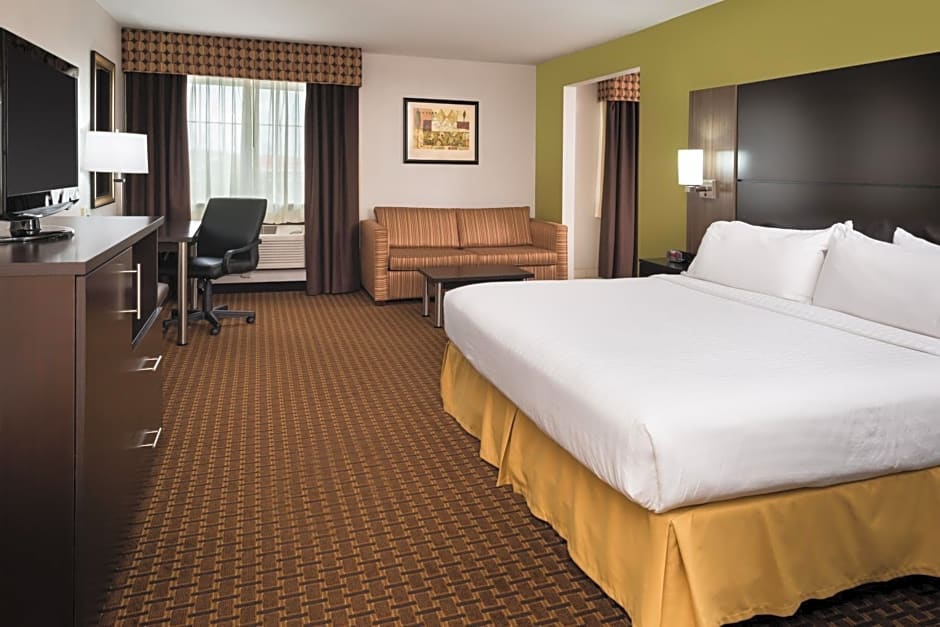 Holiday Inn Express Hotel & Suites Bucyrus