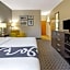 La Quinta Inn & Suites by Wyndham Detroit Metro Airport