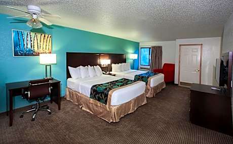 Queen Studio Suite with Mount Rushmore View - Non-Smoking