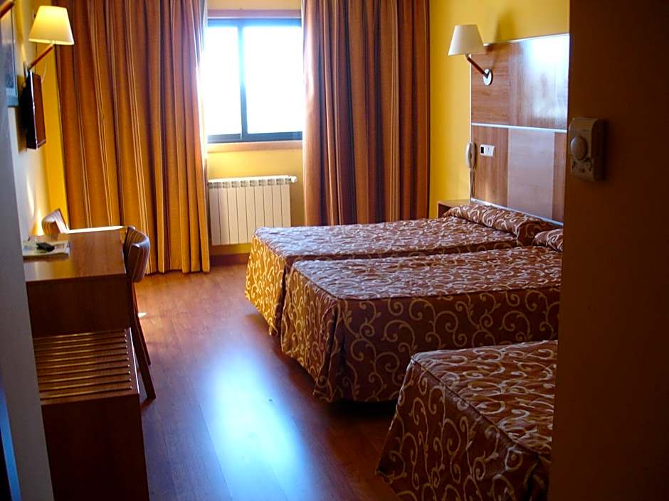 Photo 1 of 2 of Triple Room