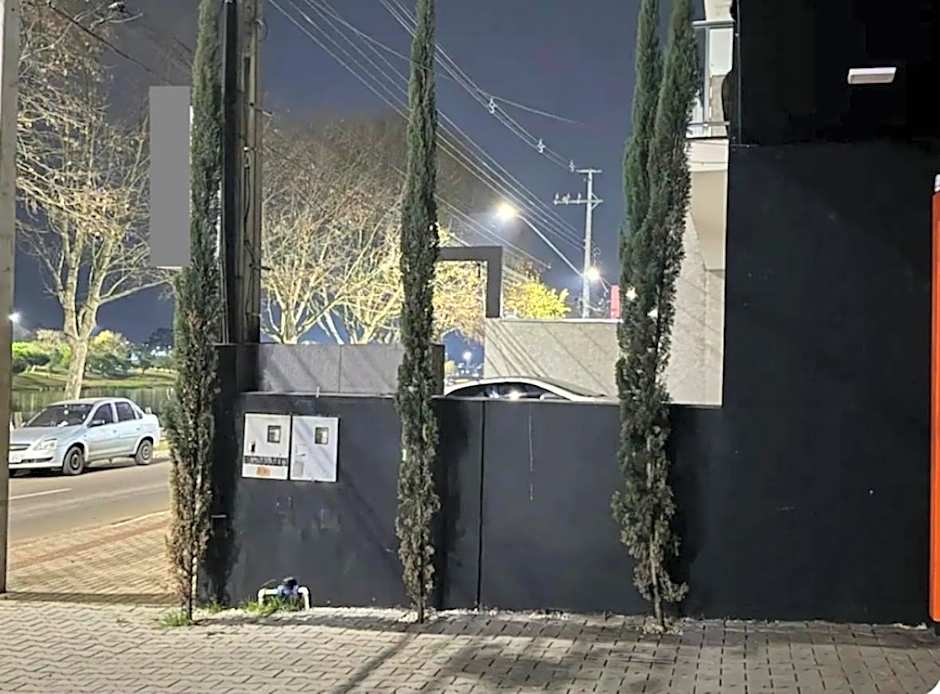 Studio com quarto e banheiro em frente ao Parque do Lago Acomoda até 2 pessoas 1 cama