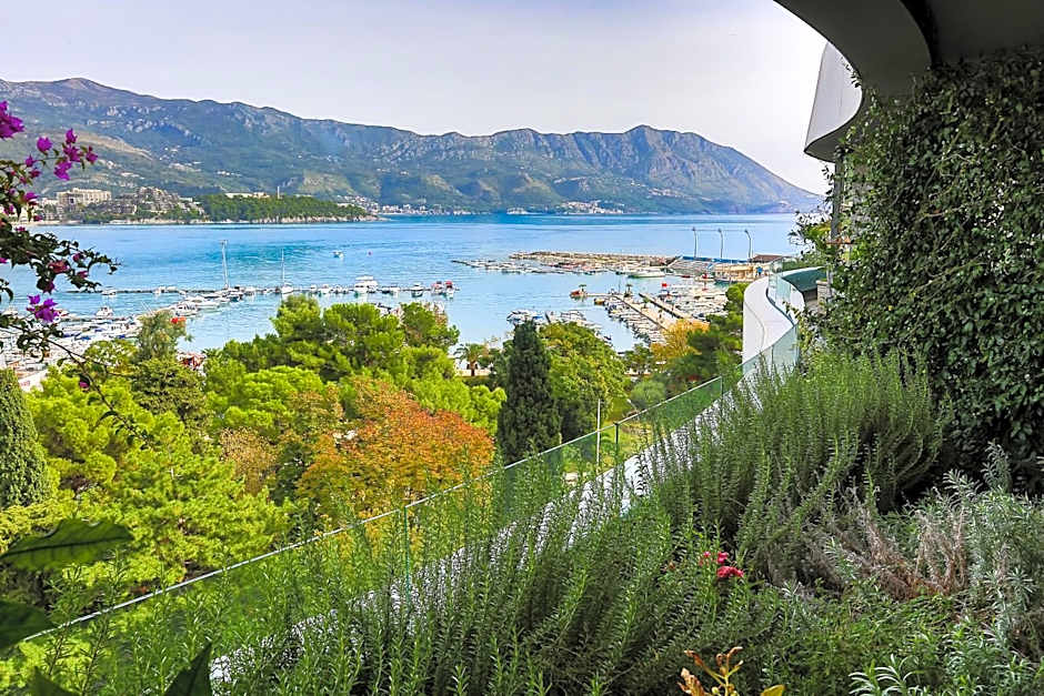 Royal Gardens Paradise