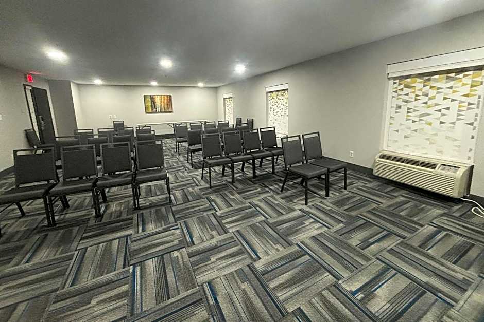 Quality Inn & Suites at Airport Blvd I-65