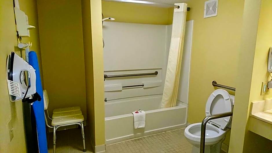 Quality Inn East