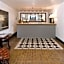 Independence Square 205, Stylish Hotel Room with AC, Great Location in Aspen