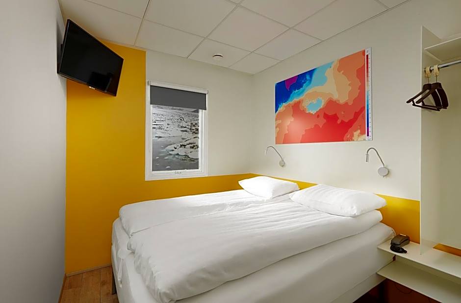 Hotel Cabin