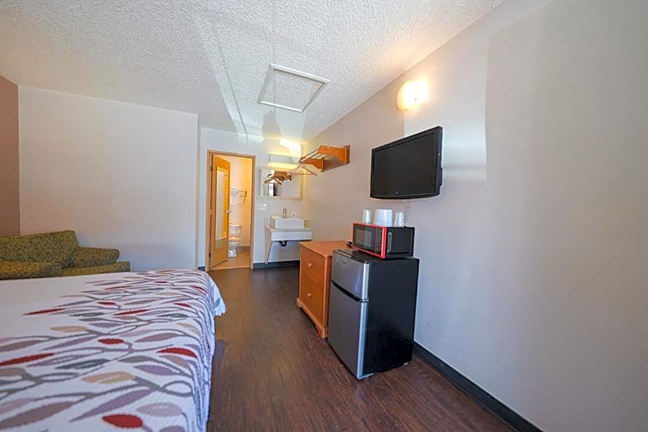 Budget Inn Gladstone By OYO - Portland Clackamas