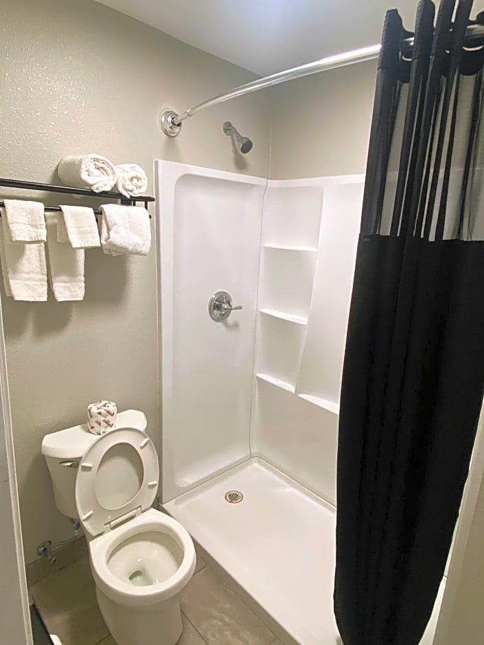Ozark Inn & Suites