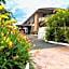 Kennedy Drive Boutique Motel & Nursery- Close To City Centre & Airport
