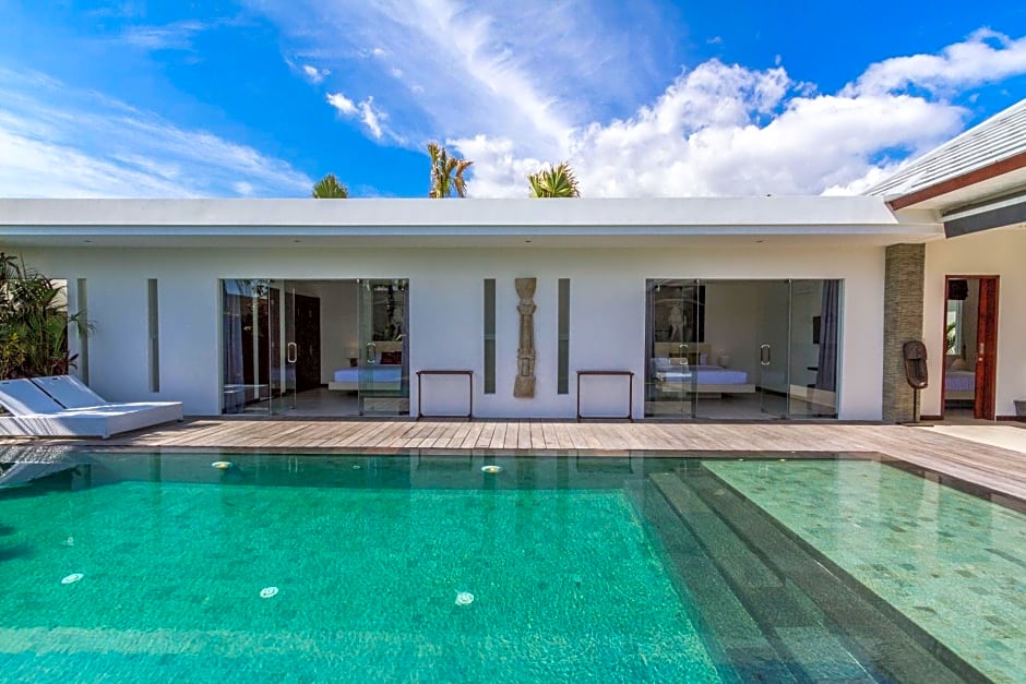 Villa Juna - Beautiful 3 Bedroom in Seminyak