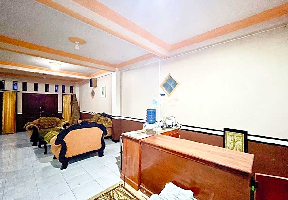 RedDoorz at Hotel Huni Raya Bromo