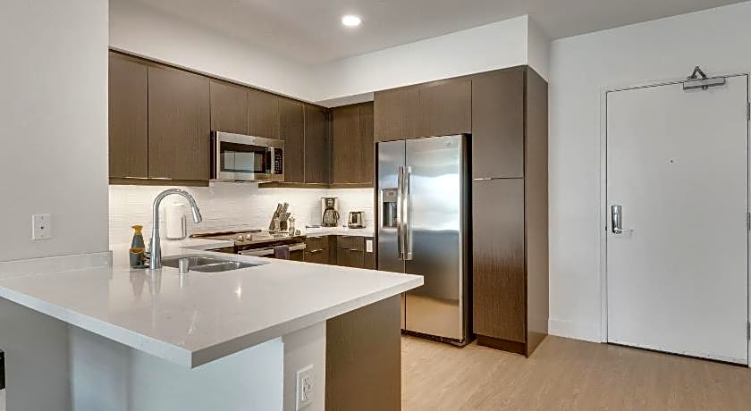 SuitesRUs Apart Hotel near Dodgers Stadium