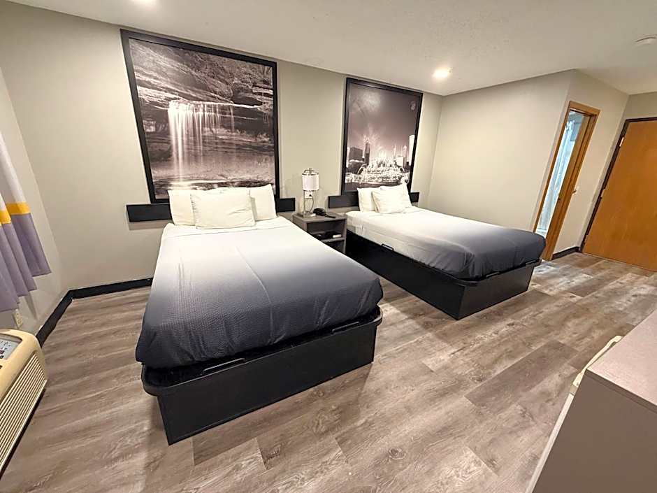 Super 8 by Wyndham Macomb